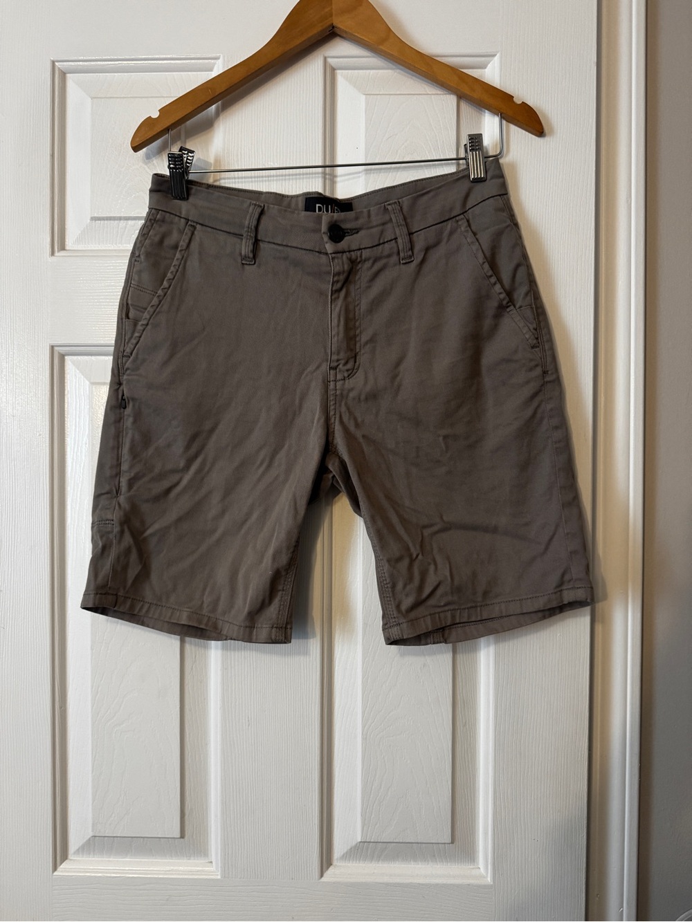 DU/ER Mens Live Lite Flat Front Shorts Taupe Grey Size 31 Stretch